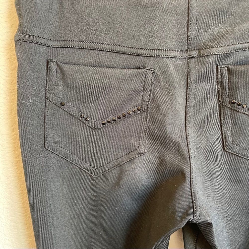 ‎Girl's Black Leggings with Rhinestone Pocket - Picture 7 of 8